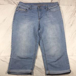 ⭐️ 16 FADED GLORY BLUE CAPRI JEANS